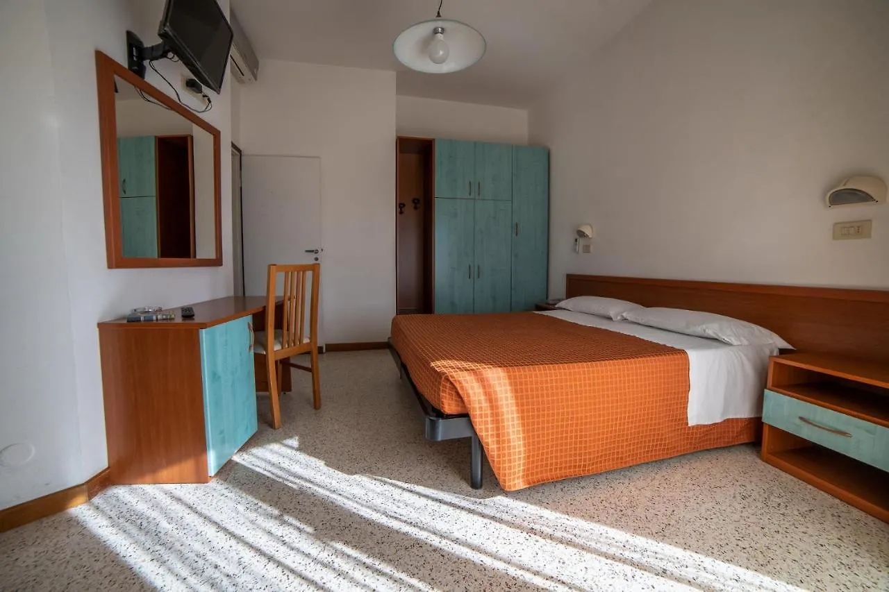 Hotel Sayonara Milano Marittima 3*,  Italia